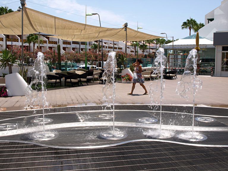 Outdoor decorative fountains